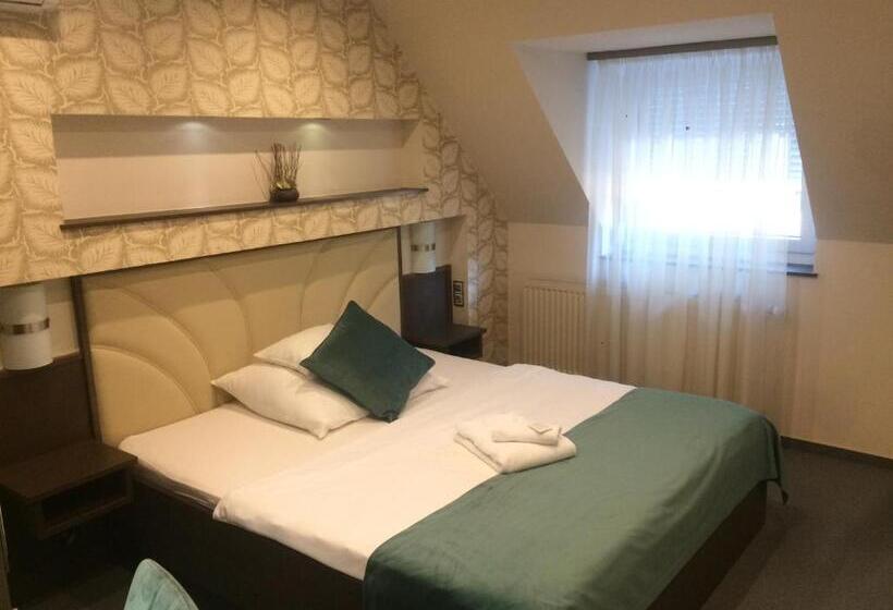 فندق Tulipan Panzio