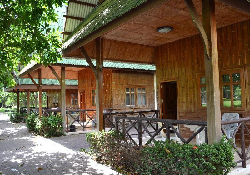 Jack Beach Resort