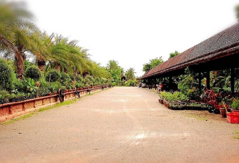 Jaroenrat Resort