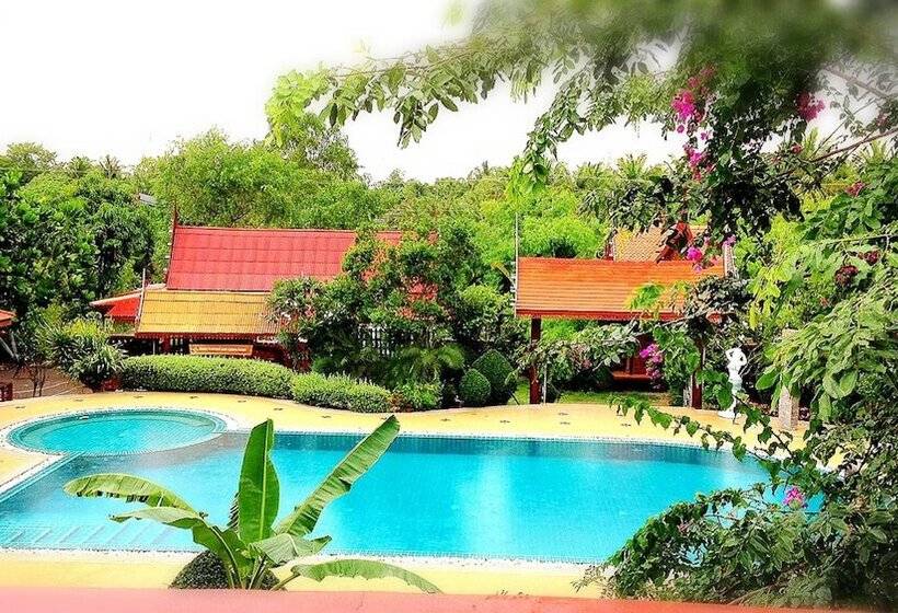 Jaroenrat Resort