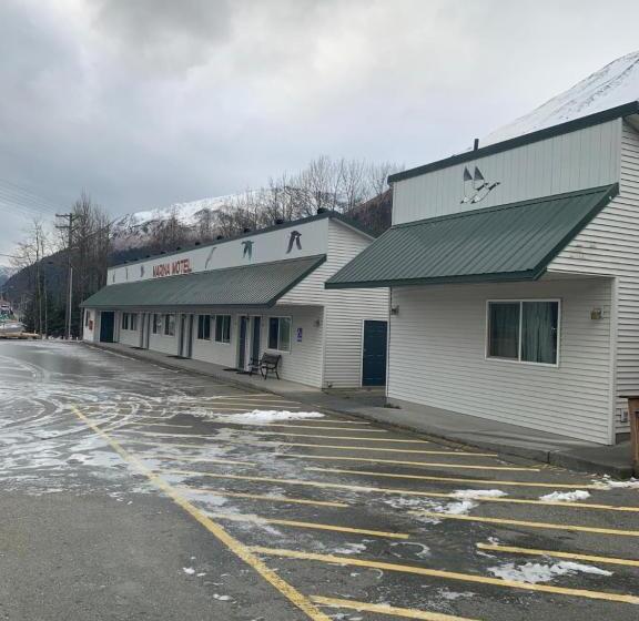 Marina Motel