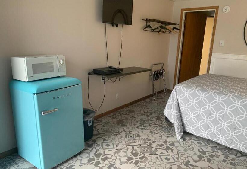 Marina Motel