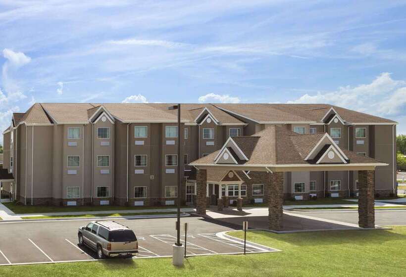 בית מלון כפרי Sonesta Essential Fairmont