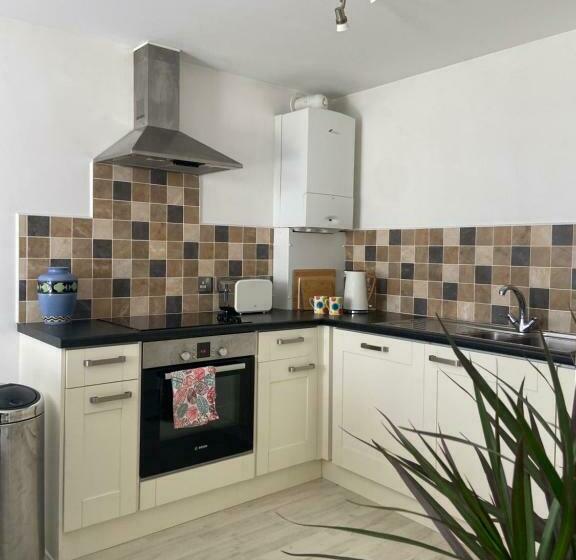 Above The Bay Enclosed Garden Apartment With Parking