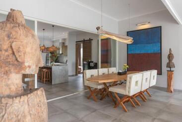 Villa Lou