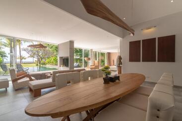 Villa Lou