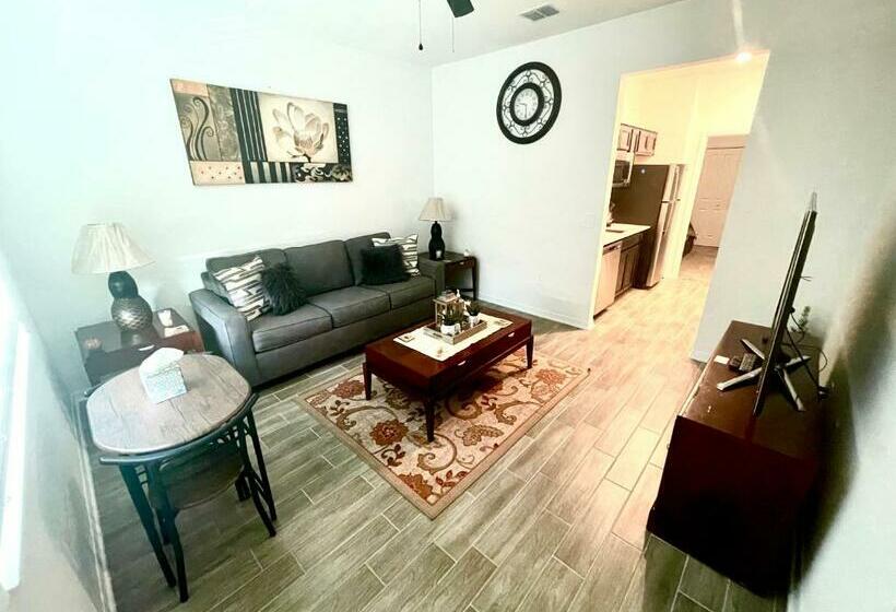 Cozy Suites 4 Less