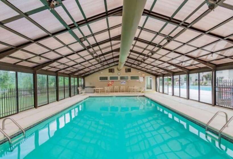 Sweet Clover   Indoor Pool   Hot Tub Area   Resort Style   Center Of Branson!!