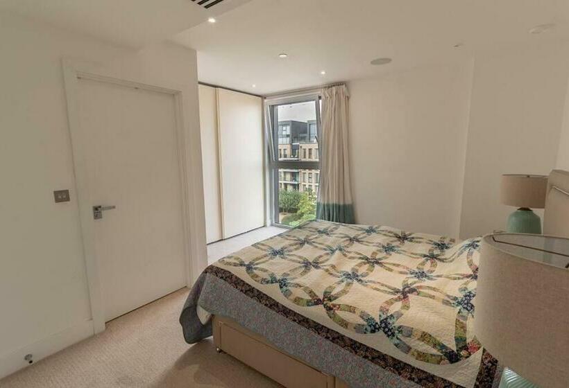 2 Bed 2 Bath   Amazing Views Of London And River Thames
