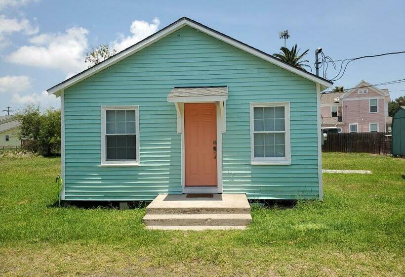 Coral Cottage