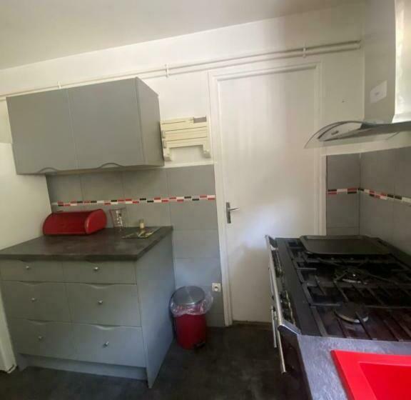 Bas De Villa Piscine Jacuzzi / Soleil Et Etoiles