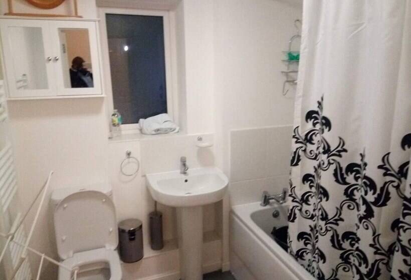 Beautiful Apartment In Dartford, Greater London