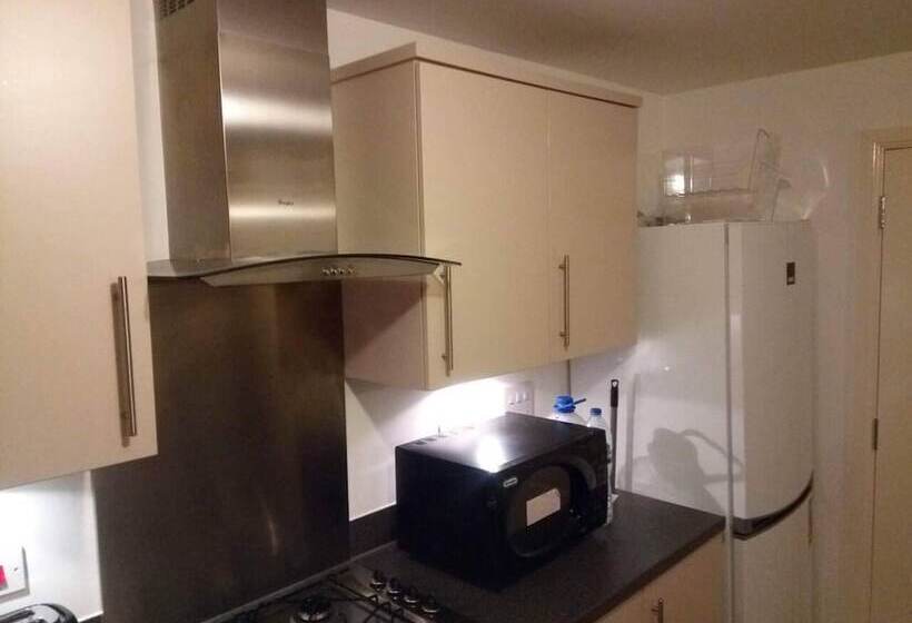 Beautiful Apartment In Dartford, Greater London