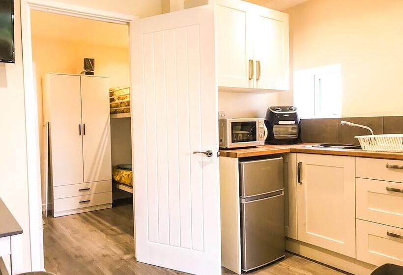 Rabbits Warren, A 2 Bed Holiday Let In The Fod