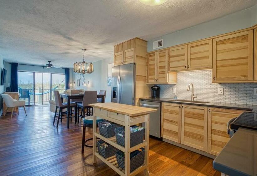 Beautiful Beachfront Oceanfront First Floor 2br 2ba Condo In Cherry Grove, North Myrtle Beach! Renov