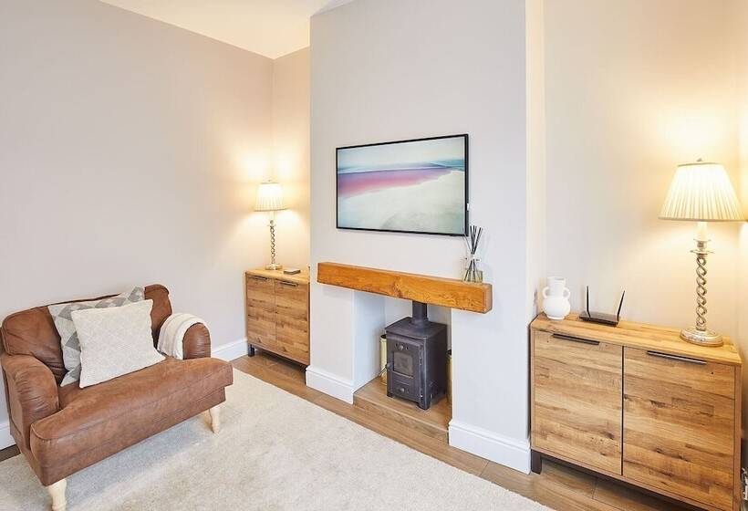 Host & Stay   Ings Lane