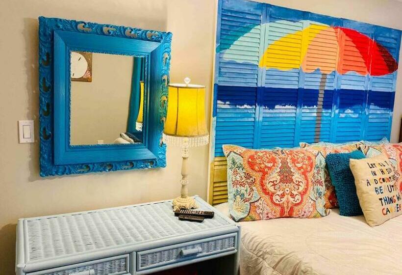 Pearls Pad   Beautiful 1 Bedroom Apartment  1 Block To Beach