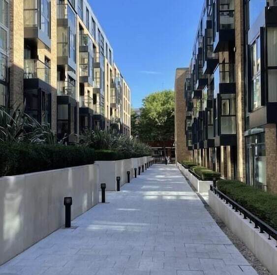 St Johns Walk
