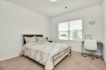 Charming 4 Bedrooms Brookshire/katy With Gym