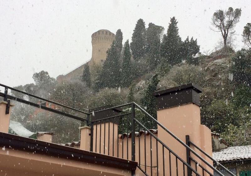 هتل Albergo La Rocca