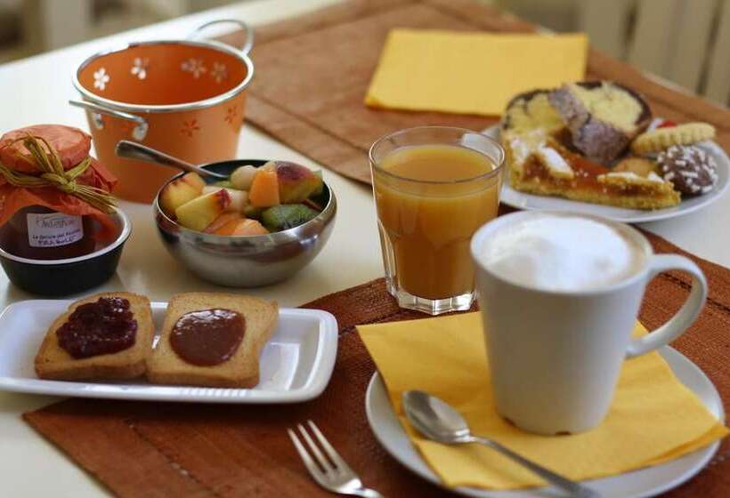 فندق Alla Corte Del Picchio Room & Breakfast