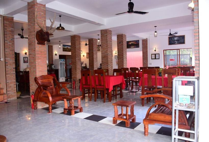 هتل Bou Savy Guesthouse