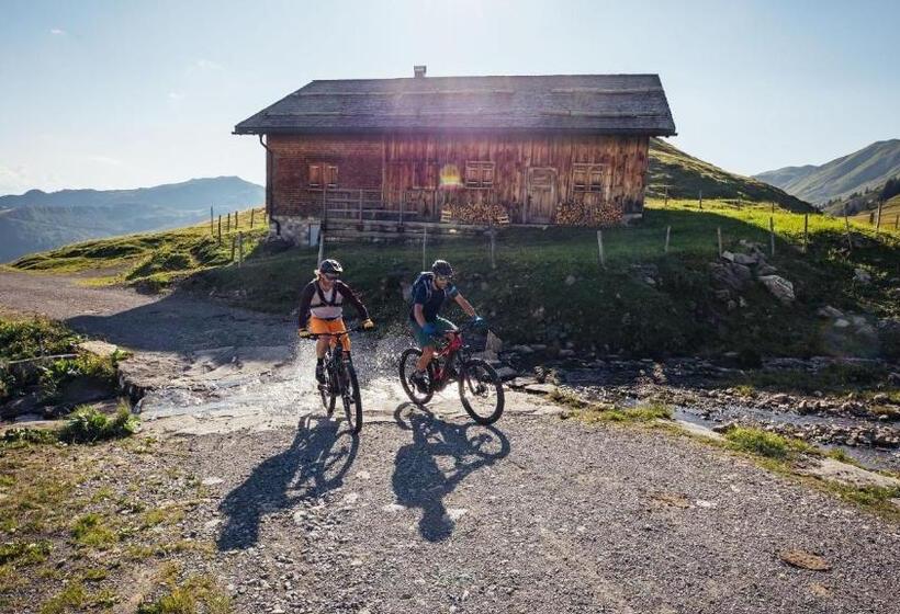هتل Garni Alpina