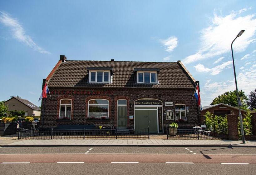 هتل Gastenverblijf T Smedenhuys