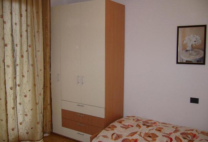 Отель House