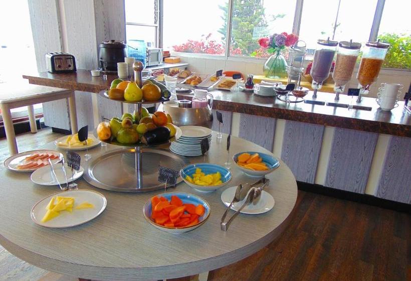 هتل Hunza Y Centro De Convenciones