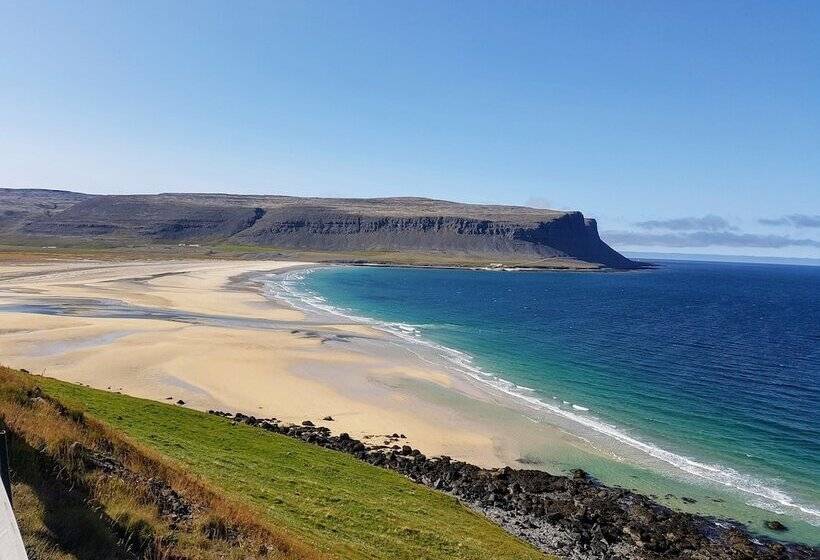 هتل Latrabjarg