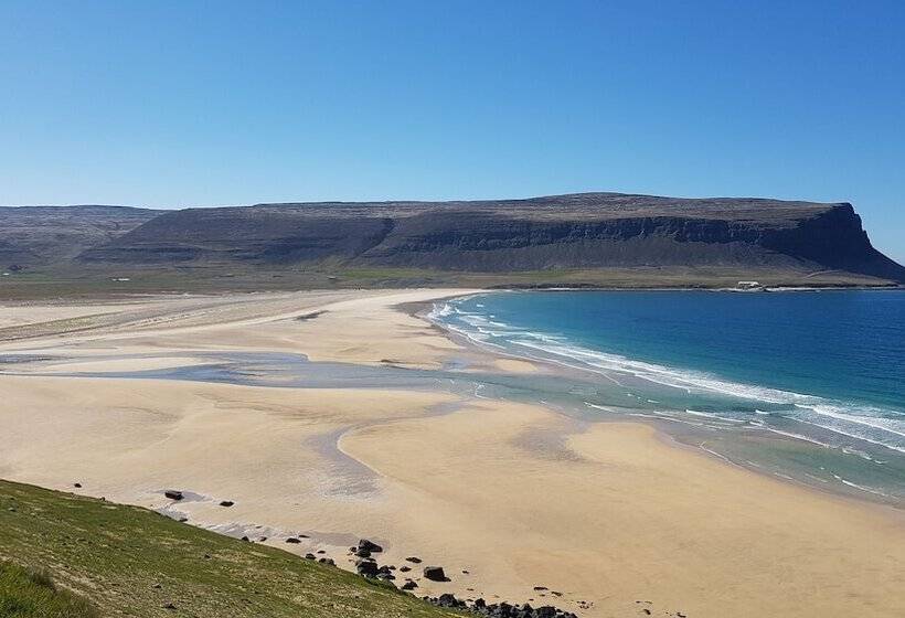 هتل Latrabjarg