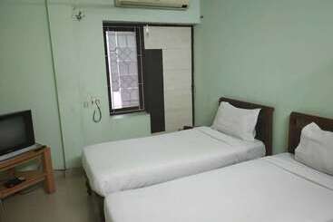 هتل Maxi Stay Royapettah