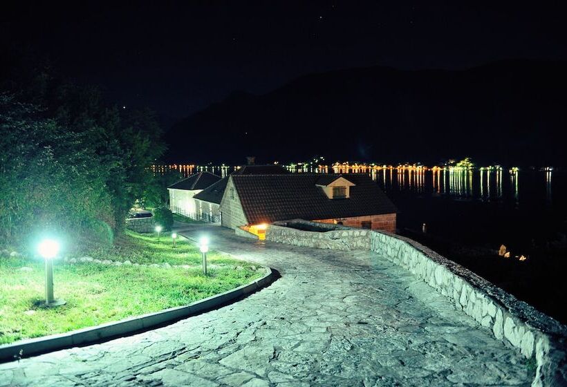 هتل Per Astra