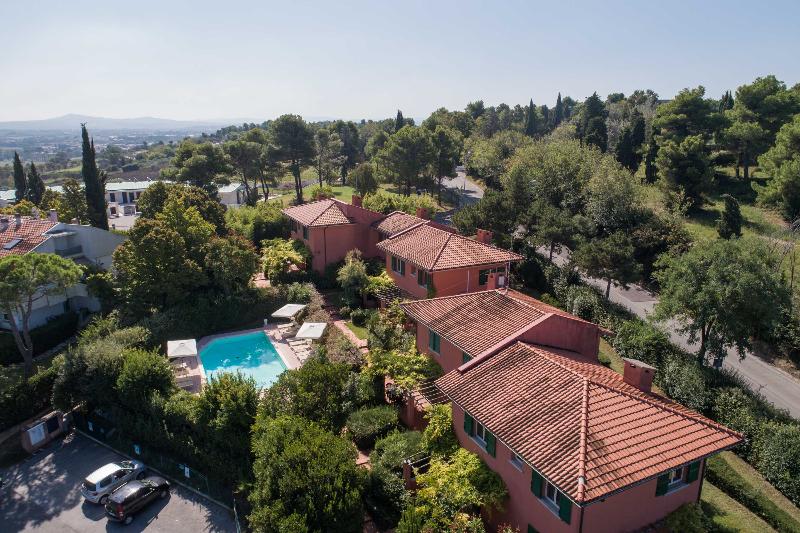 هتل Residenze Al Colle Dei Pini