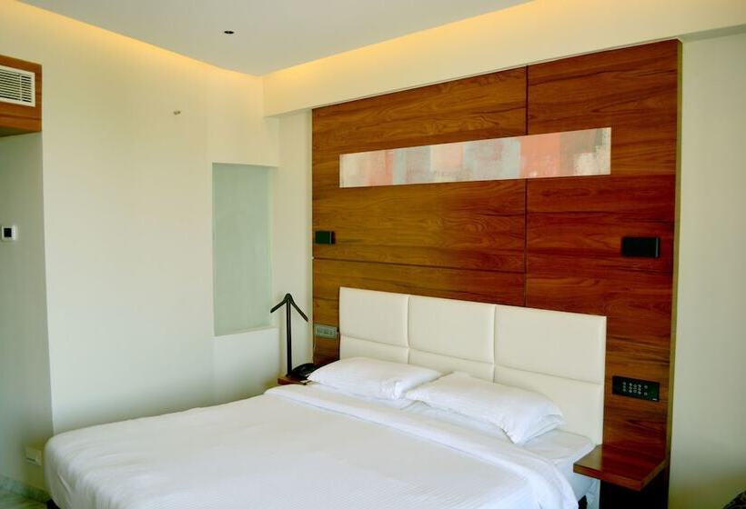 هتل Rk Residency