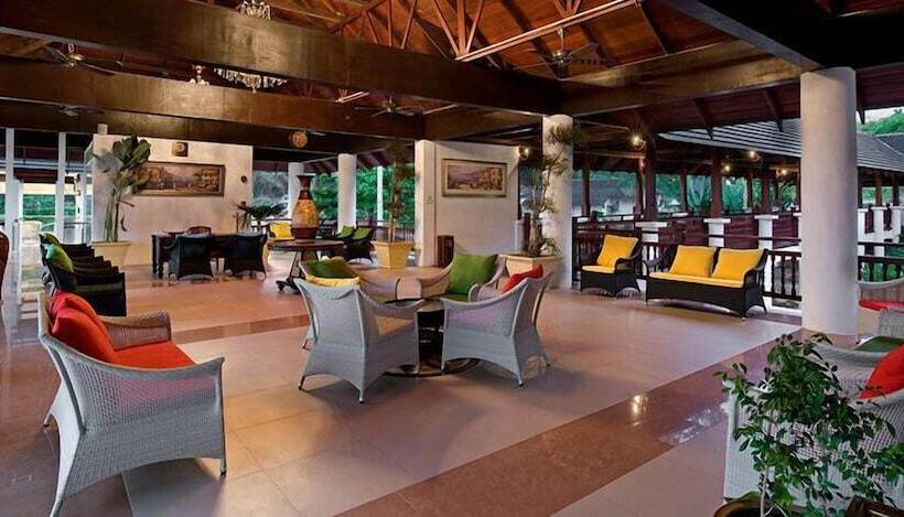 בית מלון כפרי Sari Pacifica Resort & Spa Sibu Island