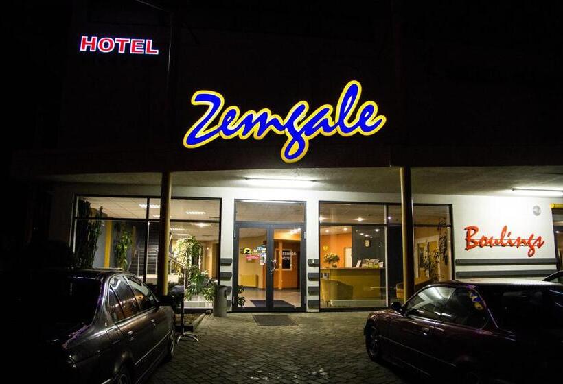 هتل Zemgale