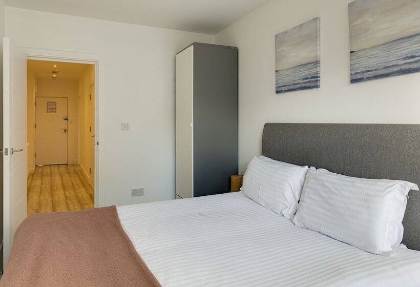 Charles Hope London Hounslow