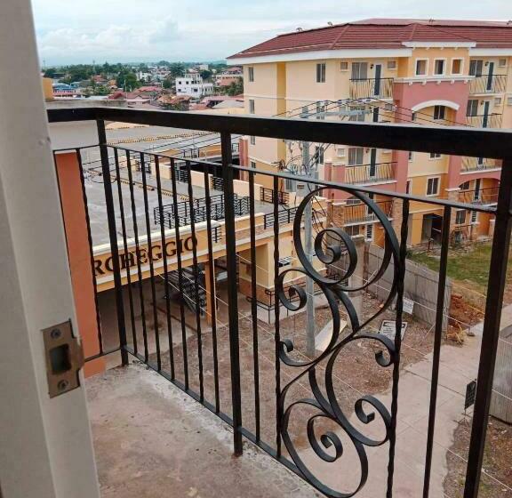 Lucila Unit 905q