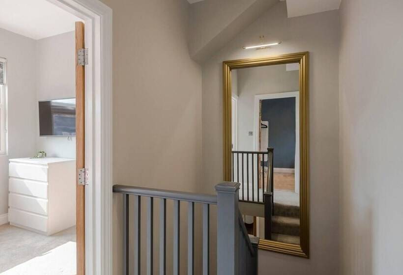 Stunning 3 Bed Duplex Apartment In The Heart Of West Hampstead