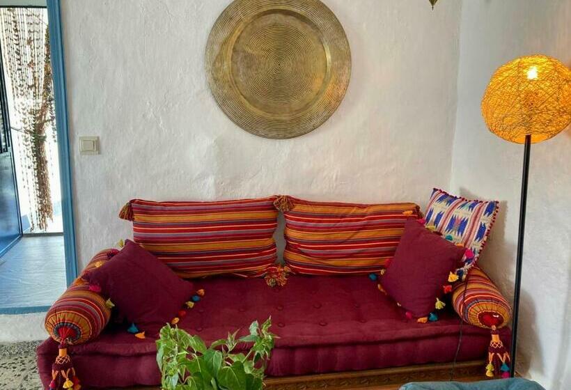 Casa Amigos Sorvilan   La Almendra
