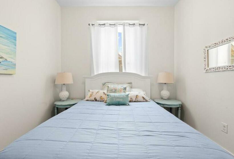 Paradise By The Pool