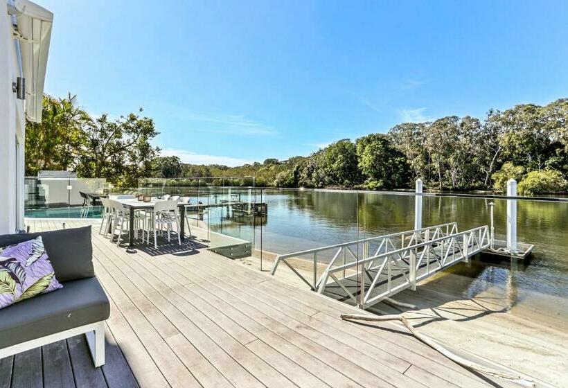 Sophisticated Waterfront Living, Noosaville