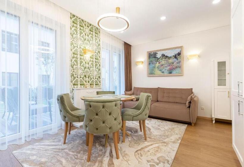 Lux Apartment With A Terrace In Vilnius Old Town