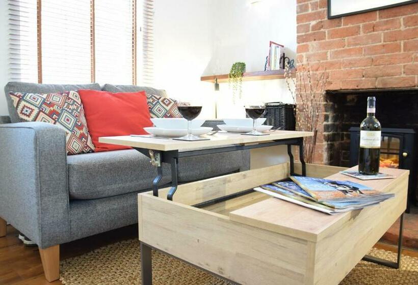 1 Tailors Cottage, Woodbridge
