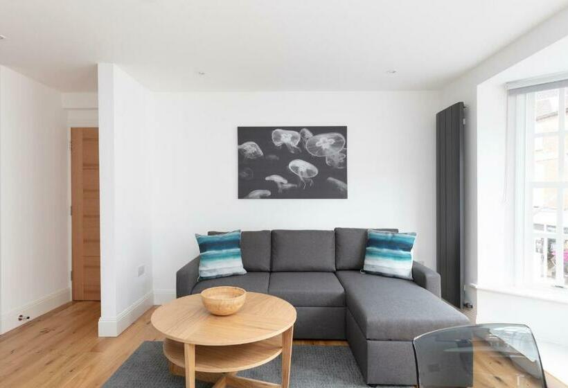 Hampden Apartments The Louis