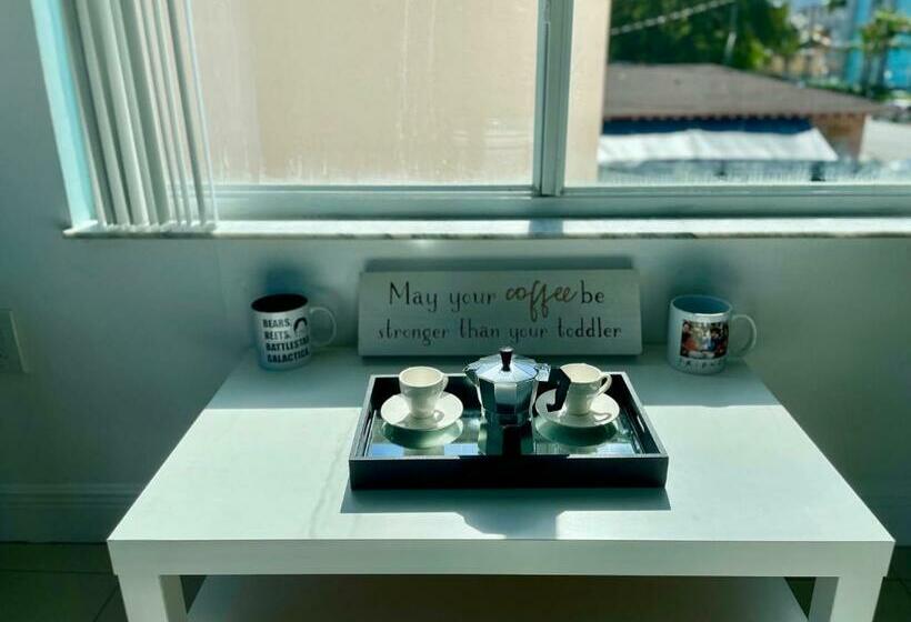 Marlins Park Suites   Apartment 4   Cafe Colada Suite