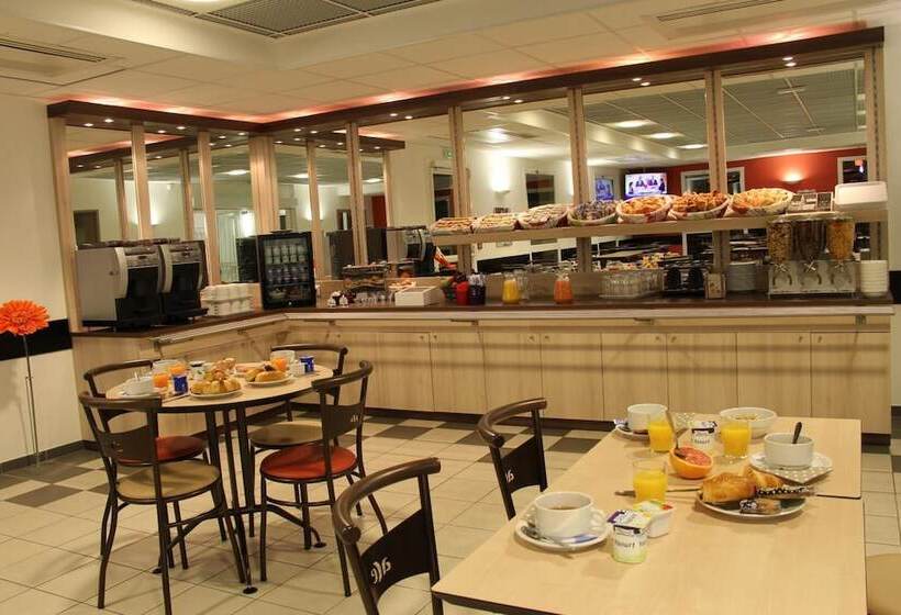 Отель Ace Hôtel Châteauroux Déols