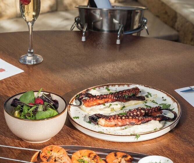 Eliza Hotel By Panel Hospitality